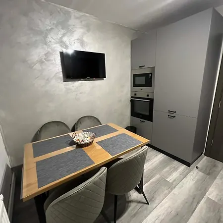 Edem Apartmet Κραϊόβα